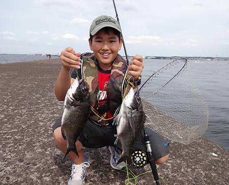 若干12歳で、2枚の釣果をあげた高橋　祐太君